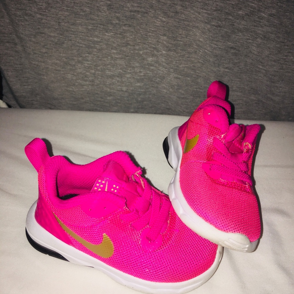 Toddler/baby Nike shoes